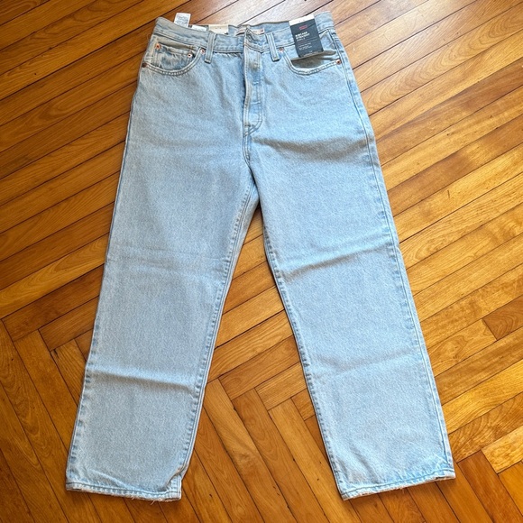 Levi's Denim - NWT Levi’s Ribcage Straight Ankle Jeans